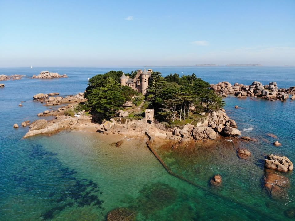 Pink Granite Coast France Art Retreat, Brittany Pink Granite Coast France Art Retreat, Brittany
